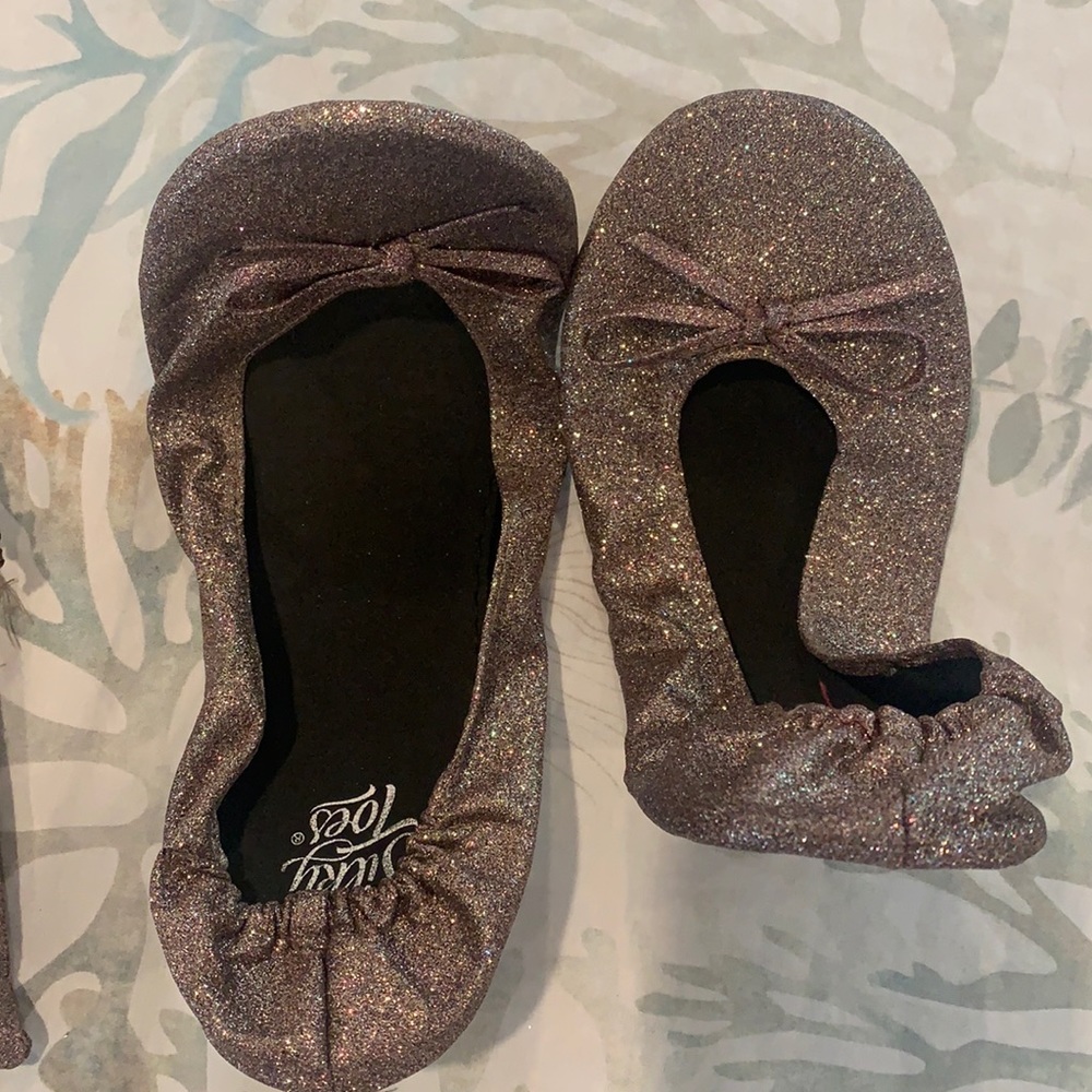 Portable foldable flat roll up ballet slippers,